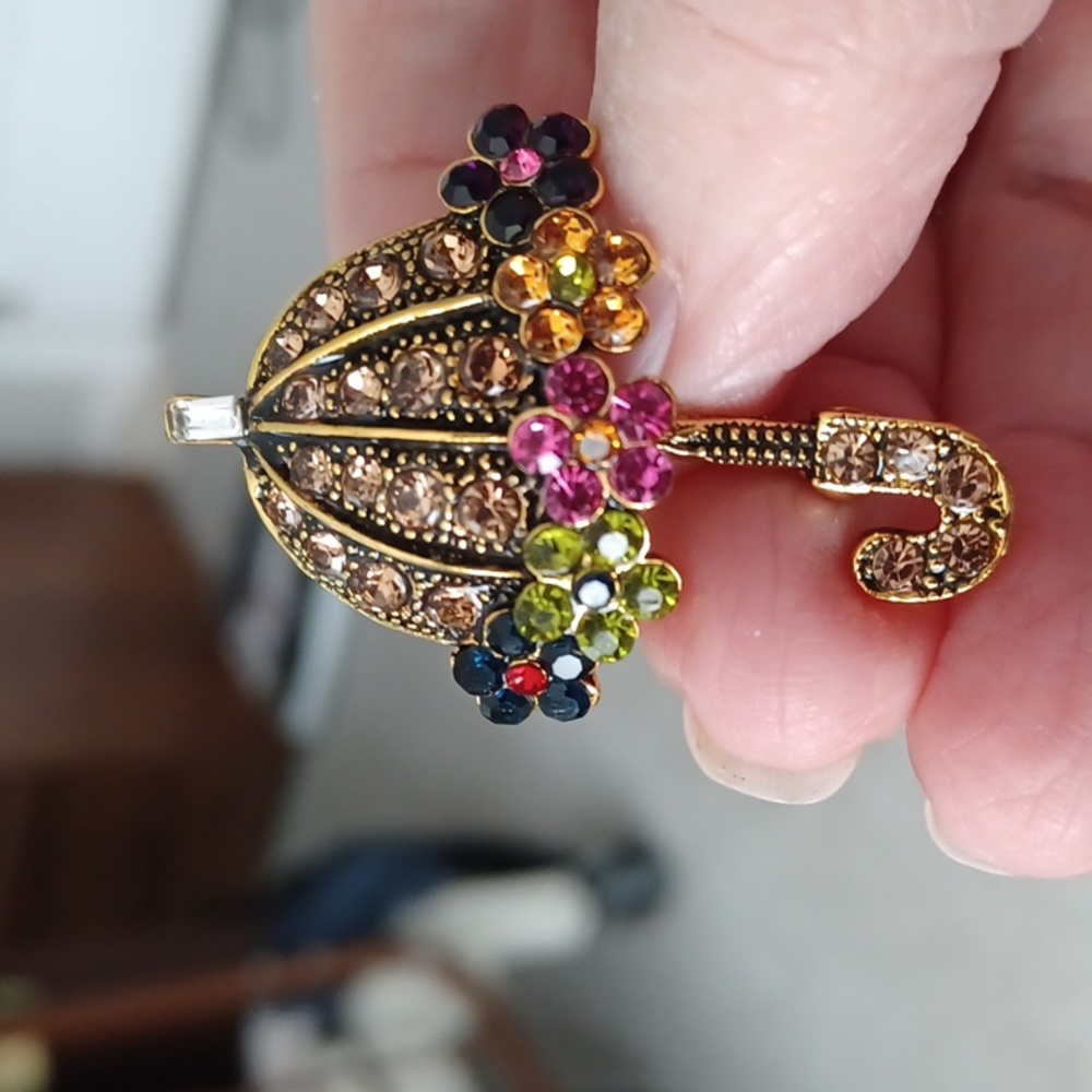 Brooche
